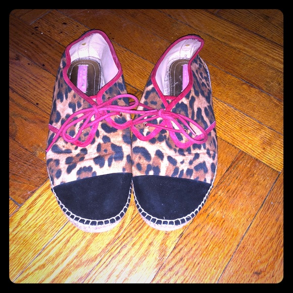 Isaac Mizrahi Cheetah Print Canvass Flats - Picture 1 of 2